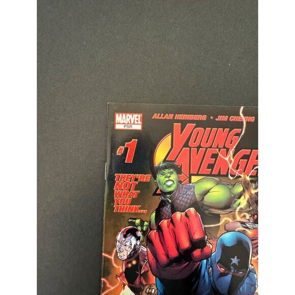 Young Avengers #1 VF/NM; NEWSTAND* 1st appearance of Kate Bishop Patriot Hulking - Picture 3 of 10